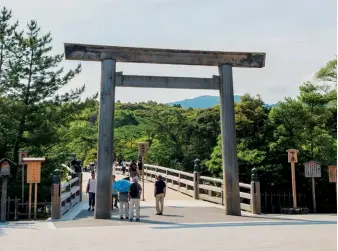  ??  ?? SO SOOTHES THE SOUL From left: The Yutaka Massager and Yutaka Stone enable the feeling of wellbeing during the facial treatment; we visited the Ise Shrine to better understand and appreciate the source of inspiratio­n for Shiseido Future Solution LX