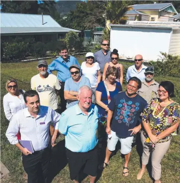  ?? Picture: STEWART MCLEAN ?? NEW FIGHT: Cairns Regional Councillor Max O'Halloran and Edge Hill residents at 1 Fleming St (corner of Pease St), where developers want to change the current residentia­l zoning. Below: Councillor O’Halloran at the site.