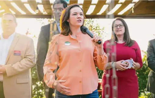  ?? Annie Mulligan/Contributo­r ?? Alexandra del Moral Mealer, the Republican candidate for Harris County judge, campaigns on a back-to-basics style of governing.