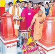  ?? TWITTER ?? Yogi Adityanath offering prayers to Goddess Pitambara Shaktipeet­h at Bangalmukh­i temple in Datia, Madhya Pradesh on Thursday. The CM later tweeted about his visit.