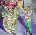  ?? Fotos: Raúl Palacios / El País ?? Un baile colorido
Fue variado el espectácul­o de baile en el acto de apertura de los Juegos.