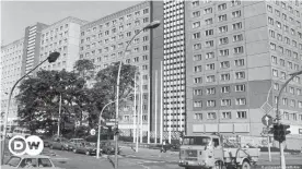  ??  ?? So hässlich und unscheinba­r sah die Stasi-Zentrale 1985 aus - fünf Jahre vor dem Ende der DDR