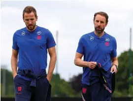  ?? ?? England manager Gareth Southgate, right, and striker Harry Kane