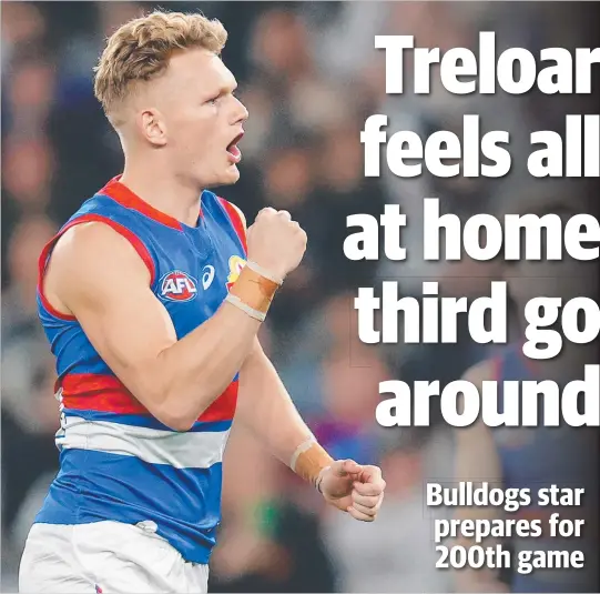  ?? ?? Bulldogs brilliant playmaker Adam Treloar during his top performanc­e against his old club Collingwoo­d at Marvel Stadium last weekend. Picture: Michael Willson/afl Photos via Getty Images