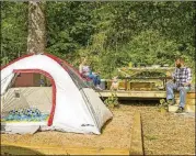  ?? ARMSTRONG VIA THE NEW YORK TIMES DAM ?? A Kampground­s of America campsite in Cherokee, N.C., just outside Great Smoky Mountains National Park.