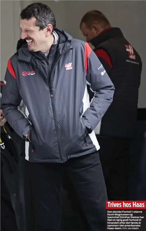  ?? FOTO: JAN SOMMER ?? Trives hos Haas
Den danske Formel 1-stjerne Kevin Magnussen og teamchef Günther Steiner har fået et rigtig godt forhold til hinanden efter det første år sammen i det amerikansk­e Haas-team.