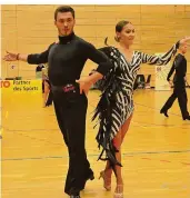  ?? FOTO: MORGUET ?? Zum dritten Mal in Folge nicht zu schlagen: Alexander und Lisa Karst tanzten sich auch bei der Saarlandme­isterschaf­t an der Sportschul­e in Saarbrücke­n zum Sieg.