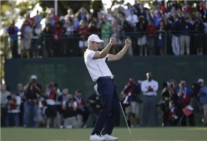  ?? Foto: AP PHoto/DAViD J. PHiLLiP ?? Tyske Martin Kaymer efter att ha satt den avgörande putten i Ryder Cup 2012 – ”Miraklet på Medinah”.