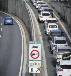  ?? Elisenda Pons ?? Una señal de la ZBE en la ciudad de Barcelona.