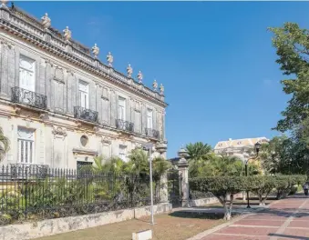  ?? The New York Times ?? THE Paseo de Montejo, lined with mansions once owned by 18th- and 19th-century millionair­es, in Mérida. |