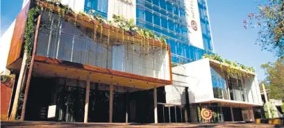  ??  ?? El hotel de Fateryh fue certificad­o como sustentabl­e.