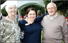  ?? NWA Democrat-Gazette/CARIN SCHOPPMEYE­R ?? Liz Esch (center) and her parents, Wincie and Jerry Hendricks, enjoy Chefs in the Garden.