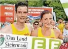  ??  ?? Hannes Meißel, Sieger des Grazathlon­s, mit Maria Hochegger, der schnellste­n Frau
