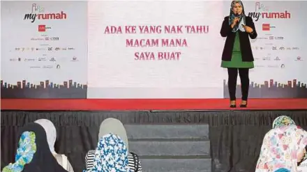  ??  ?? Rosilawate menyampaik­an ceramah pada hari terakhir Pameran Hartanah Myrumah 2018 anjuran NSTP di Mahkota Parade, Melaka.