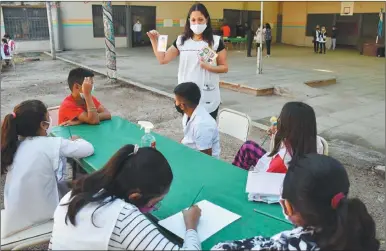  ??  ?? CUIDADOS. Unas 16 provincias ya publicaron en sus sitios web las medidas para la reapertura escolar.