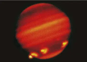  ??  ?? The fragmented Shoemaker-Levy 9 left a string of impacts across Jupiter’s southern hemisphere