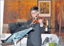  ??  ?? Superbe solo de violon du jeune de 14 ans janick Lejeau avec la 9e symphonie de Beethoven