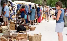  ??  ?? Les visiteurs étaient bien présents en ce premier jour.