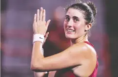  ?? MINAS PANAGIOTAK­IS / GETTY IMAGES ?? Canada’s Rebecca Marino celebrates after defeating
American Madison Keys on Monday in Montreal.