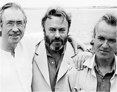  ??  ?? ► Ian McEwan, Christophe­r Hitchens y Martin Amis.