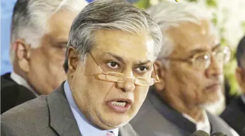  ??  ?? Pakistan's Finance Minister Ishaq Dar