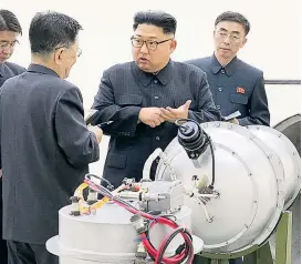  ??  ?? Nordkoreas „rocket man“, wie ihn US-Präsident Trump bezeichnet­e, provoziert gut und gerne: Kim Jong-uns Welt ab 20.15 Uhr auf Arte.