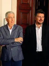  ??  ?? Delusi Il (mancato) candidato sindaco Francesco Di Bartolo (a sin) e l’ex senatore Enrico Cappellett­i