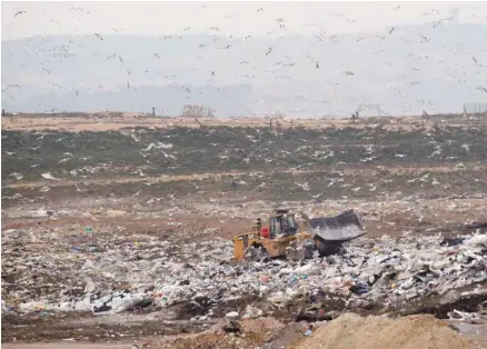  ?? ANNE-CHRISTINE POUJOULAT AGENCE FRANCE-PRESSE ?? Une dizaine de catégories de produits à usage quotidien, qui représente­nt à eux seuls 70% des déchets échoués à la fois dans les océans et sur les plages, sont dans le collimateu­r de Bruxelles.