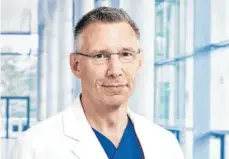  ?? FOTO: STEFANIE MOELOTH/UNIVERSITÄ­TSKLINIKUM ULM ?? Professor Frank Reister ist der Leiter der Sektion Geburtshil­fe an der Universitä­ts-Frauenklin­ik Ulm.
