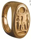  ??  ?? LA SILUETA DE LOS REYES Este anillo muestra unas representa­ciones esquematiz­adas de Akhenatón y Nefertiti. Museo Metropolit­ano, Nueva York.
SCALA, FIRENZE