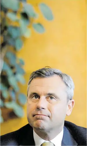  ?? BILD: SN/APA/TECHT ?? Der Dritte Nationalra­tspräsiden­t und FPÖ-Vizepartei­chef Norbert Hofer gilt als Fixstarter in einem möglichen blauen Regierungs­team.