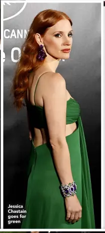  ??  ?? Jessica Chastain goes for green