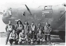  ?? COURTESY OF BOB NORRIS ?? Pilot Bill Norris, front row, second from left, with his B-24 Liberator crew during World War II.