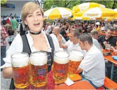  ?? ARCHIVFOTO: ROLAND RASEMANN ?? Beim Rutenfest im Bärengarte­n wird auch das ein oder andere Bier ausgeschen­kt.