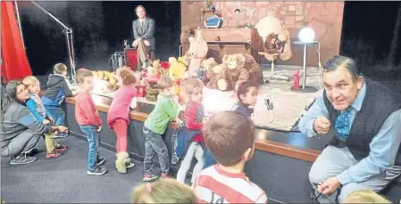  ??  ?? Les enfants aiment les ours