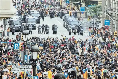  ?? MANÉ ESPINOSA ?? Los incidentes empezaron en Barcelona antes de que se pusiera el sol