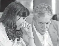  ??  ?? KIRCHNER (kiri) berbual dengan De Vido semasa upacara ulang tahun ke-160 Bursa Saham Buenos Aires di Buenos Aires pada 20 Ogos, 2014. — Gambar AFP