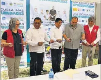  ??  ?? Obra. Fue inaugurada por el embajador de España, Federico de Torres Muro, Cristina Aldama, de AECID, y el alcalde de Zacatecolu­ca, Francisco Hirezi.