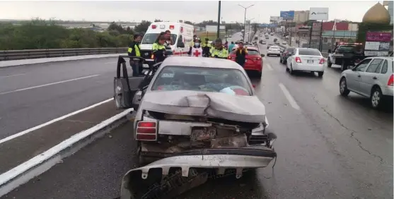  ?? NOEL VERGARA ?? Uno de los primeros incidentes se registró en el paso a desnivel de Tancol, en la zona norte del municipio.