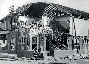  ?? UNIVERSITY OF OTAGO, WELLINGTON ?? Hastings Post Office building also collapsed during the deadly quake.