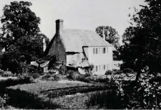  ??  ?? Musical idyll: (right) Brinkwells; (left) Elgar’s hand-drawn map to his house for his friend, the violinist WH Reed; (bottom left) Elgar with his Aberdeen terrier Meg at Brinkwells just after his wife’s death, summer 1920