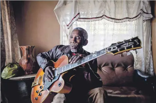  ??  ?? The doctor is in: Jazz and malombo don’t go together, according to the ethos of Philip Tabane, aka Dr Malombo. Photo: Oupa Nkosi