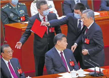  ?? EFE ?? El Congreso se interrumpi­ó por la salida del expresiden­te Hu Jintao