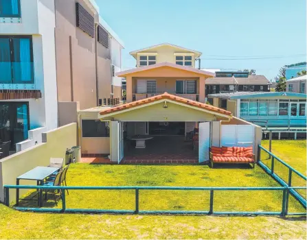  ??  ?? This beachfront home at 19 Hedges Ave, Mermaid Beach has sold for $4.725 million.