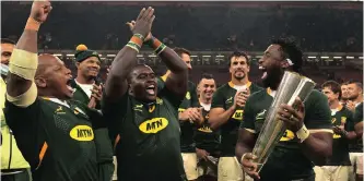  ?? Shuttersto­ck/BackpagePi­x ?? SOUTh Africa captain Siya Kolisi lifts the Prince William Cup after they beat Wales during the Autumn Nations Cup last month. | BEN EVANS