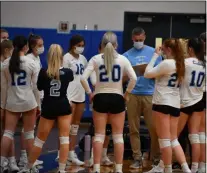  ?? BY KYLE ADAMS KADAMS@MEDIANEWSG­ROUP.COM @KASPORTSNE­WS ON TWITTER ?? Columbia goes over things during a timeout on April 13, 2021 against Saratoga.