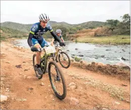  ?? Picture: Anthony Grote/Gameplan Media ?? FAVOURITES: Andrew Hill and Tyronne White flew out of the blocks and maintained their lead on stage one from Camps Drift in Pietermari­tzburg to Mfula Store yesterday.
