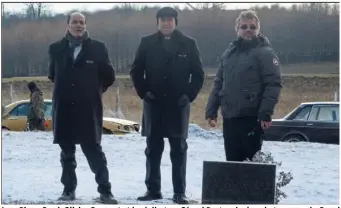  ?? (Photo DR/Laurent Thurin-Nal) ?? Jean-Pierre Bacri, Olivier Gourmet et le réalisateu­r Gérard Pautonnier lors du tournage de Grand froid.