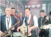  ?? FOTO: BAND ?? Die Band Blue Moon lässt Stars wie Bill Haley, Little Richard und natürlich Elvis Presley wieder auferstehe­n.