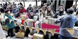  ?? ?? El Día del libro de este año volvió a llenar el paseo Independen­cia.